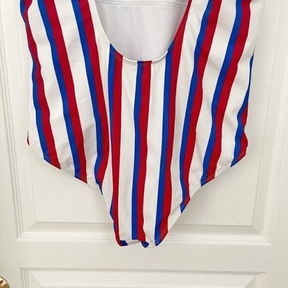 No Boundaries Patriotic One Piece Stripes Adjustable Strap High Leg Swimsuit - Picture 9 of 10